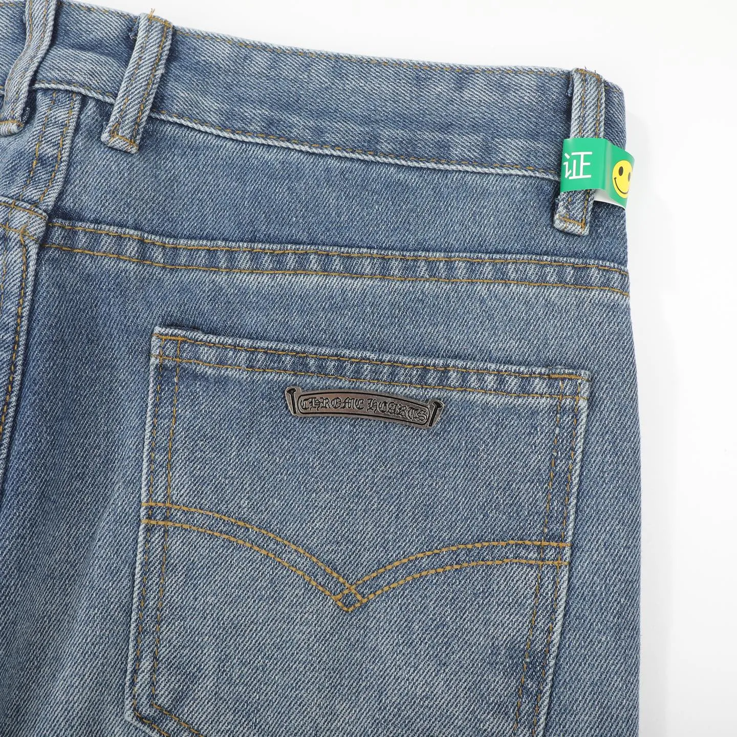 P230 Chrome Hearts CH/Chrome Hearts Classic Blue Pants Black Cross Patched Leather Jeans. Original purchased and patterned. Really restores the ultimate texture of Vintage. Special Italian cowhide print and then cut. Customized sheepskin three-layer thick line leather. The whole body is spliced in heavy water washing process. Craftsmen hand-splashed ink. You can see the details. Three-dimensional cutting version. Loose and comfortable. Not picky on the figure. Makes taller and slimmer. Factory Seiko. Original quality control. Same style for men and women. Can be matched with couples. Versatile recommendation. Essential jeans for all seasons Color: blue Size: 28-36 (S-XXL)